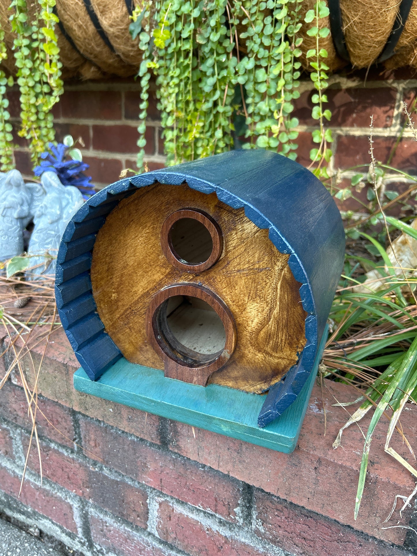 ZTFWBH4 Birdhouse Circular Blue with Stain