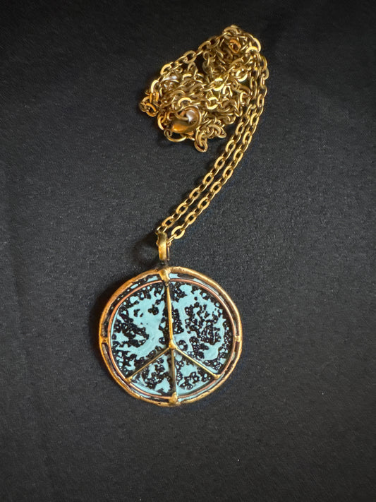 ANPP244 Necklace Peace Sign Patina